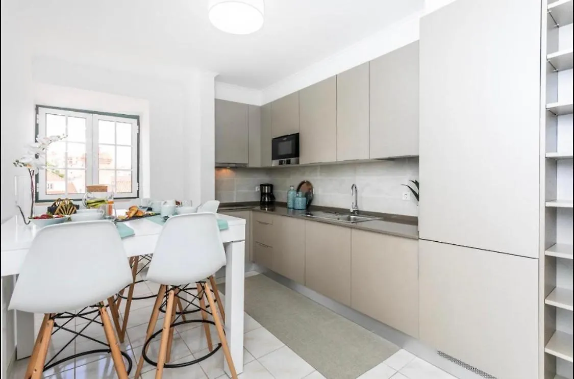 Sao Bento 1 Bedroom Garden Apartment Лиссабон
