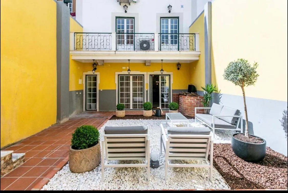 Sao Bento 1 Bedroom Garden Apartment Лиссабон Португалия